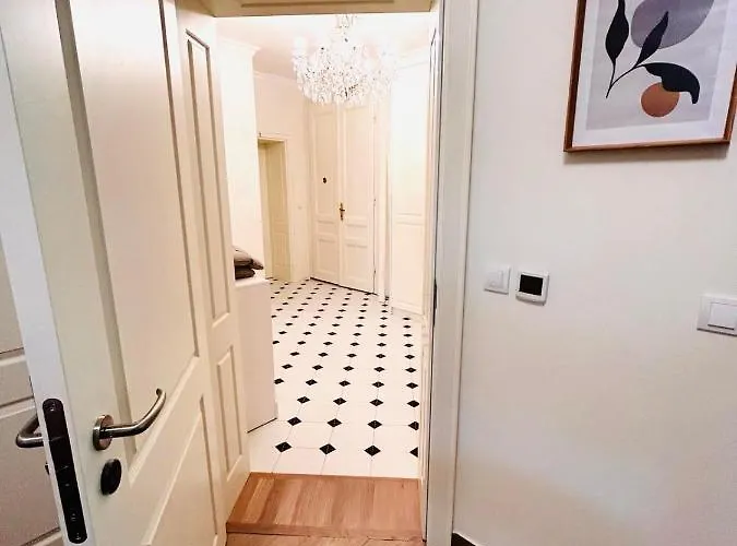 Pop Luxury * Bělehrad